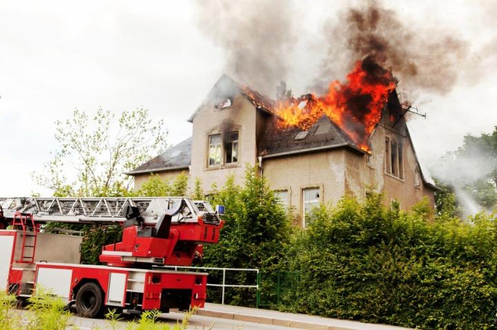 Consejos básicos para prevenir y proteger tu hogar de incendios